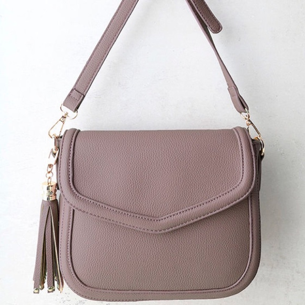 Lulu’s mauve crossbody